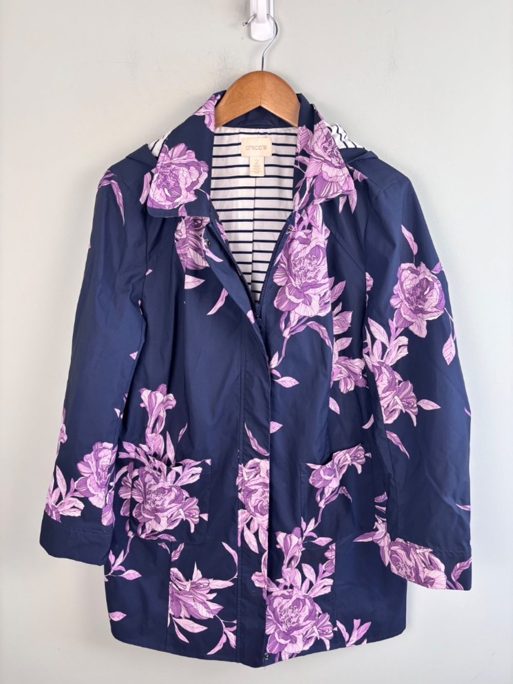 Chicos Floral Hooded Rain Coat Size 12 (Chicos Size 2) - Picture 2 of 3